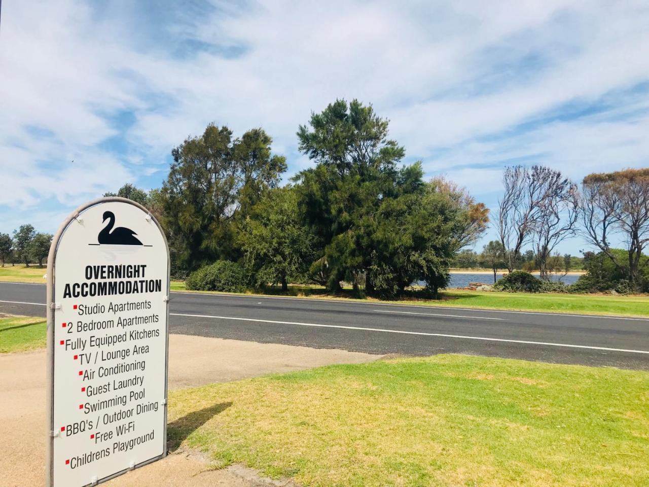 Black Swan Motor Inn Lakes Entrance Εξωτερικό φωτογραφία